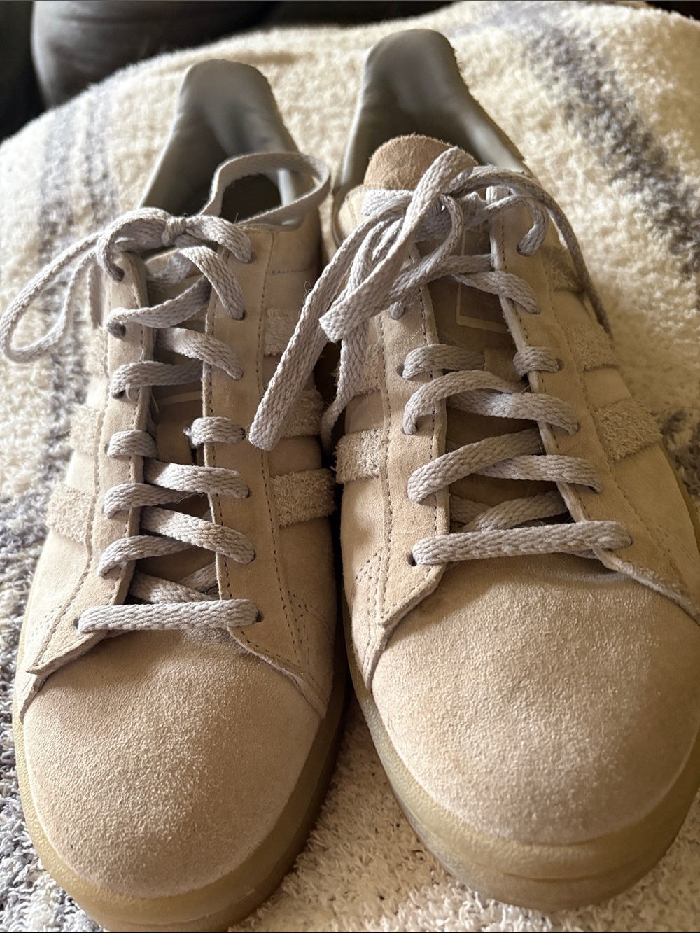 Women’s Suede Casual Sneakers in grey